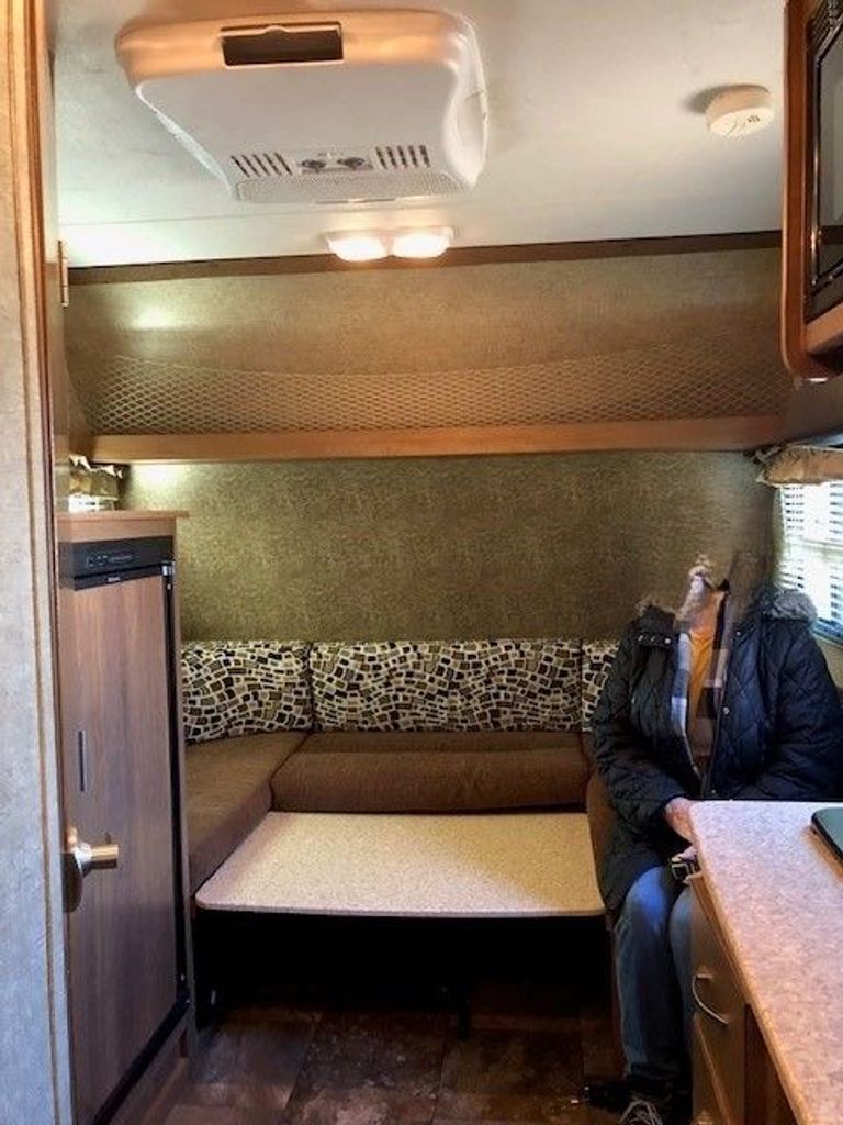 chis.u様 2014 Coachmen Apex 18BH - National Vehicle