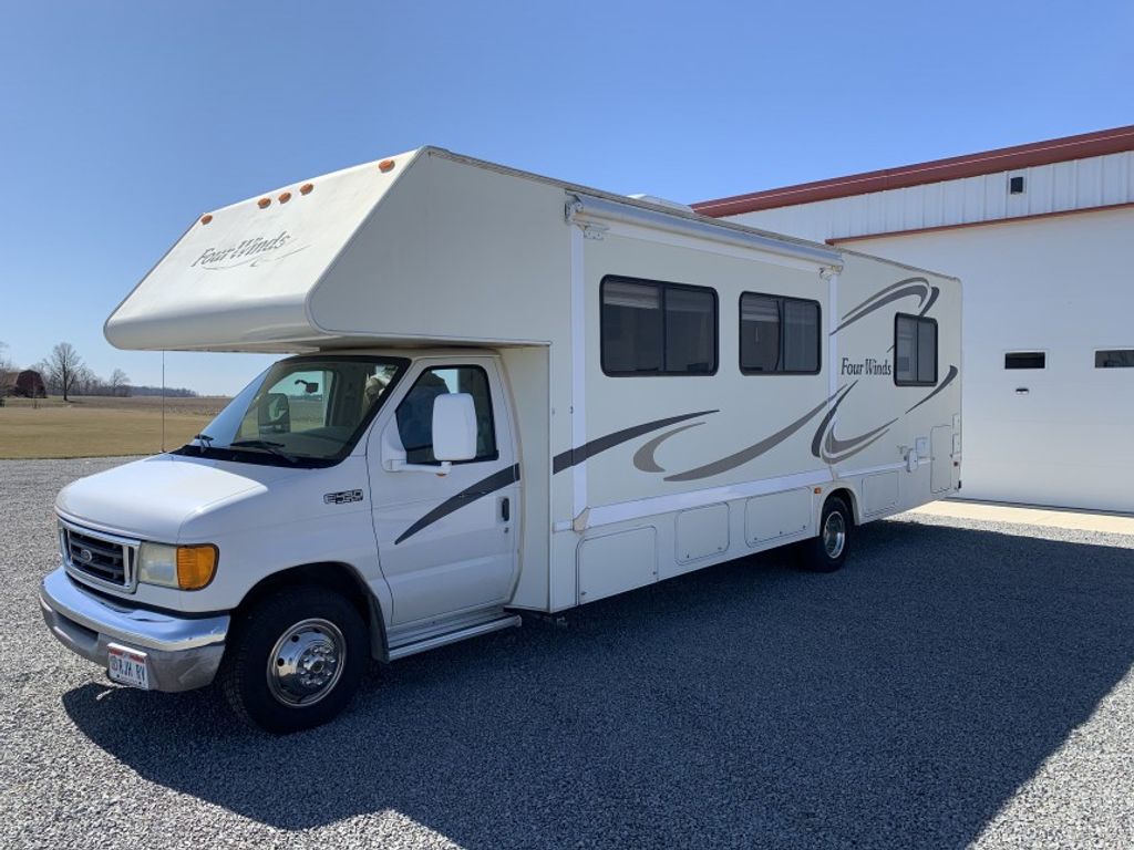 2004 Four Winds Hurricane 30F - National Vehicle