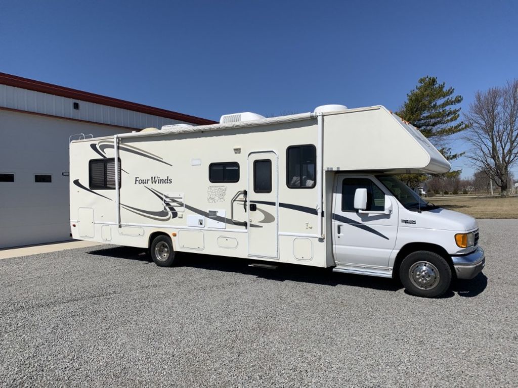 2004 Four Winds Hurricane 30F - National Vehicle
