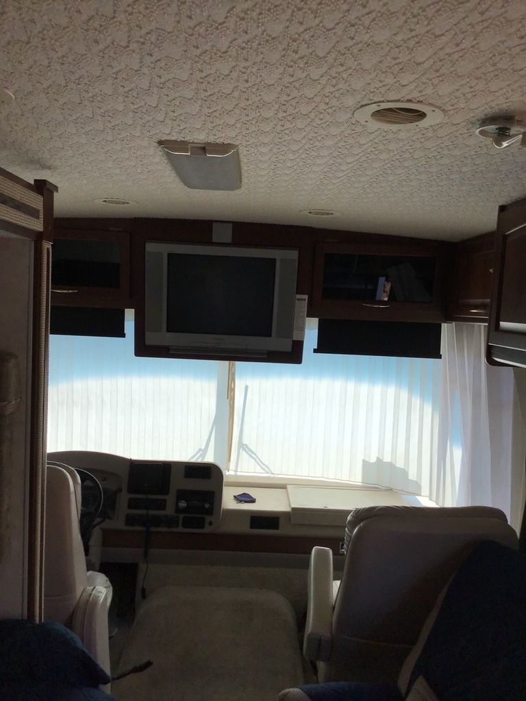 2004 Itasca Suncruiser 33V - National Vehicle