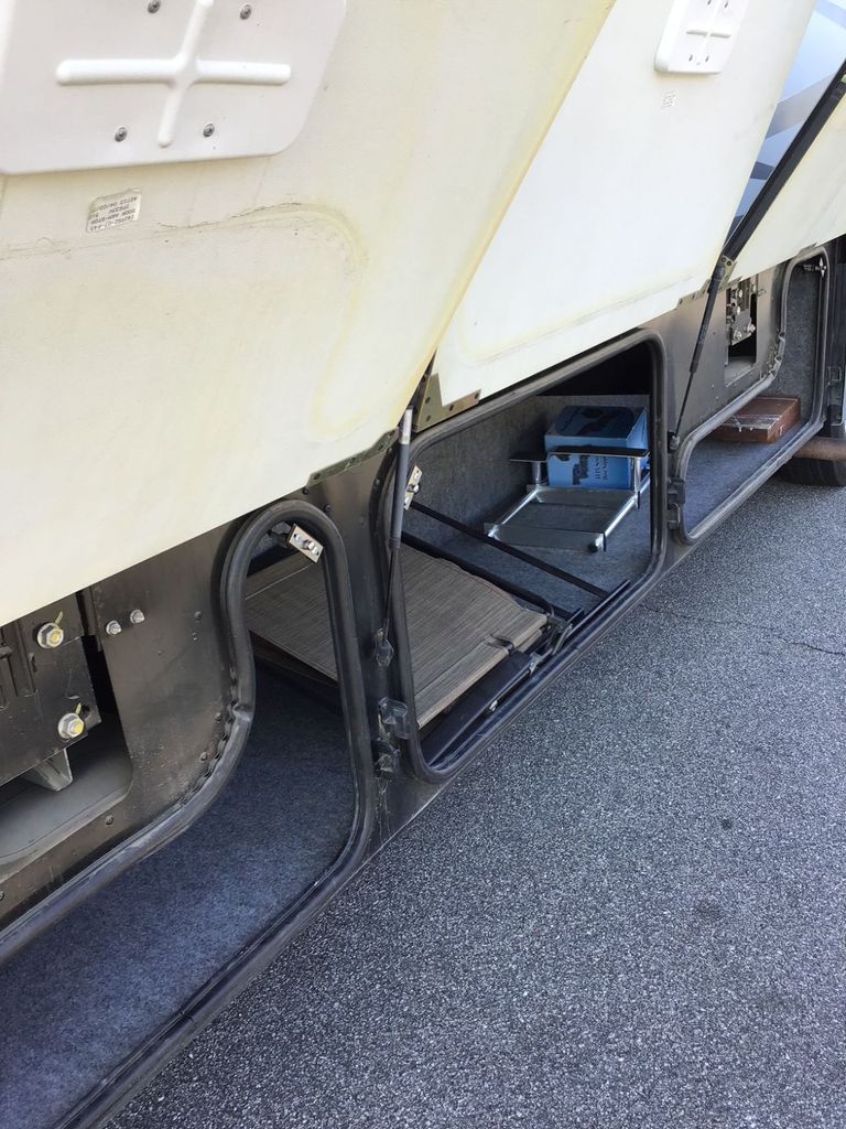 2004 Itasca Suncruiser 33V - National Vehicle