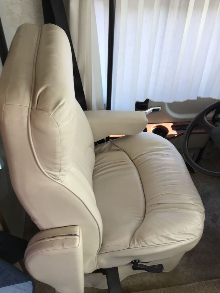 2004 Itasca Suncruiser 33V - National Vehicle