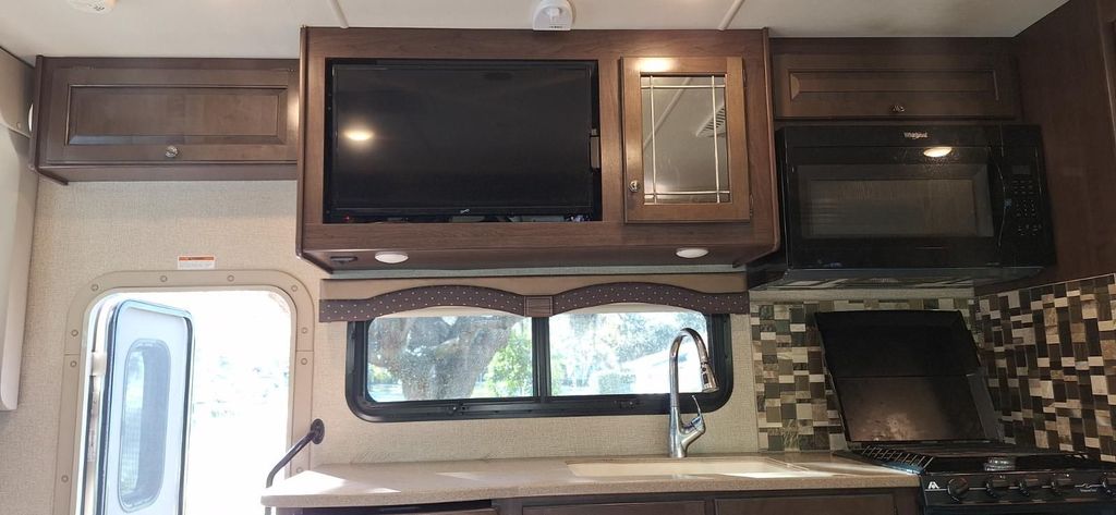 2017 Thor Motor Coach Windsport 31S - National Vehicle