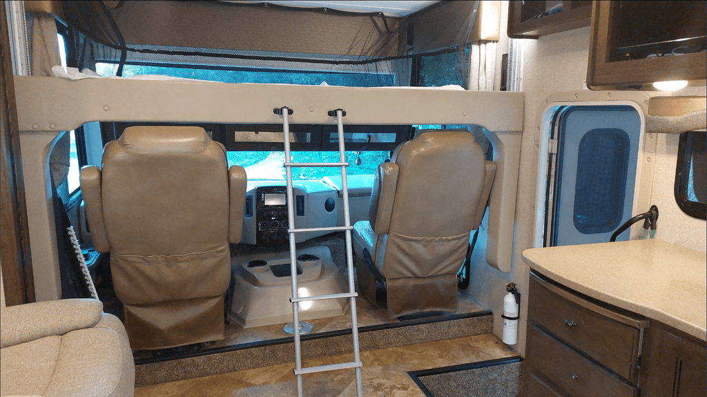 2017 Thor Motor Coach Windsport 31S - National Vehicle