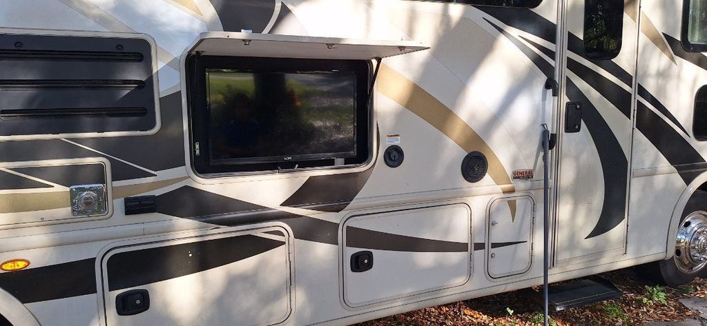 2017 Thor Motor Coach Windsport 31S - National Vehicle