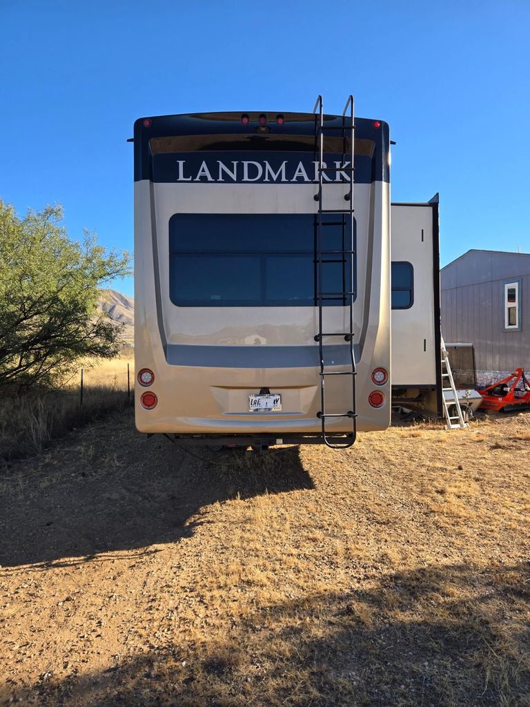 2021 Heartland Landmark 365 Daytona - National Vehicle