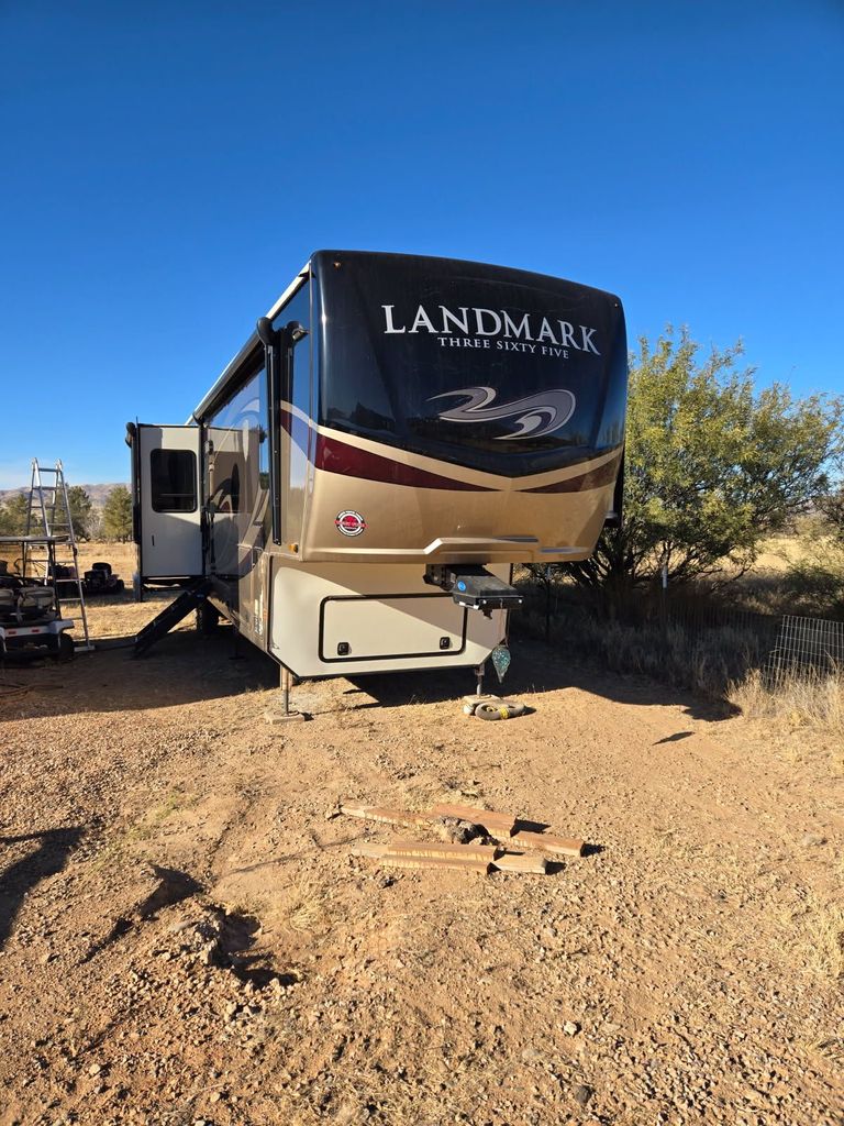 ウォーク 2021 Heartland Landmark 365 Daytona - National Vehicle