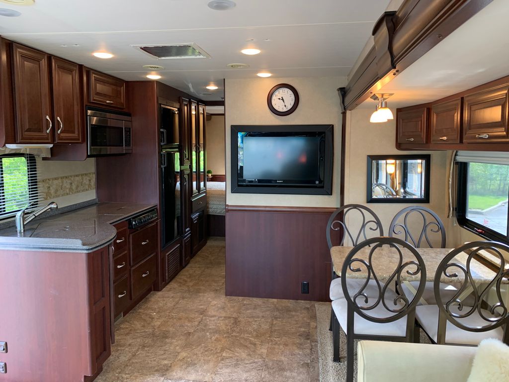 レイ 2012 Thor Motor Coach Challenger 32VS - National Vehicle