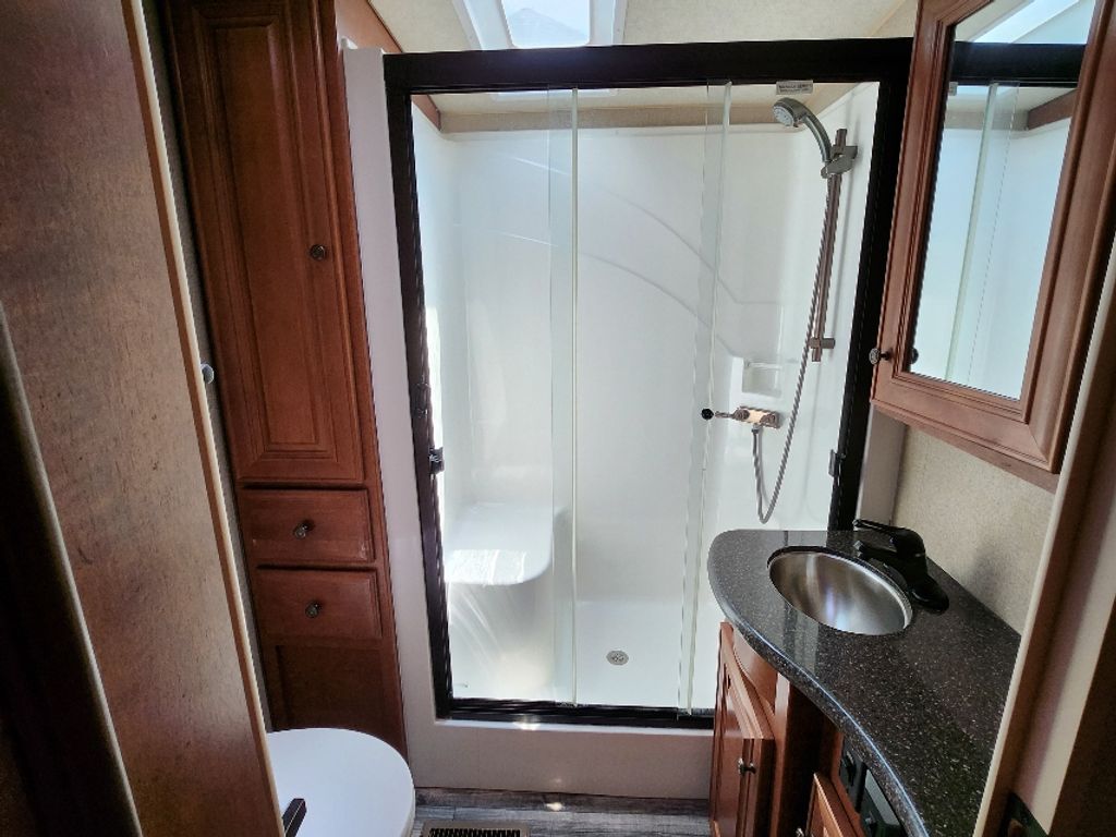 2017 Northwood Arctic Fox 32-5M - National Vehicle