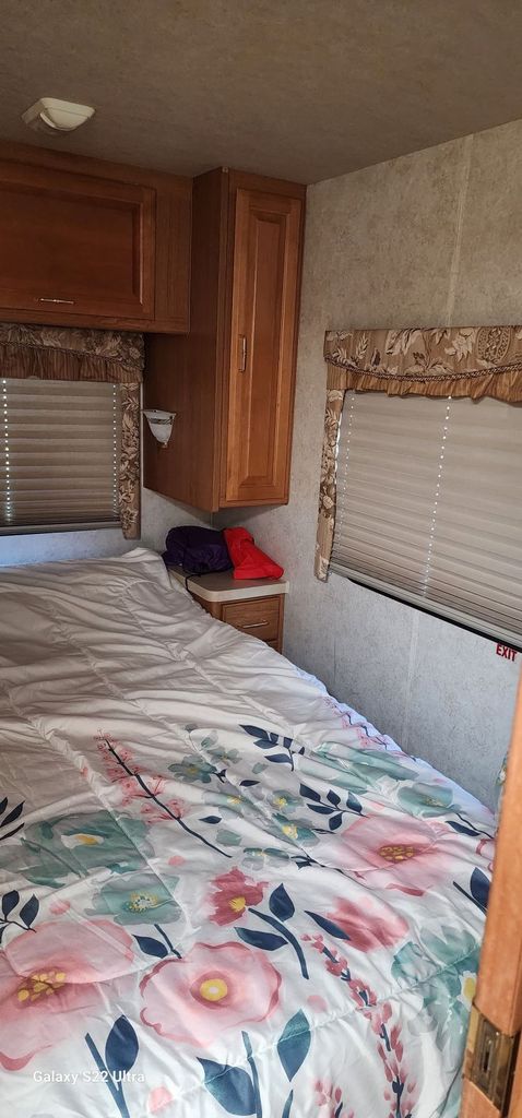 2003 Fleetwood Storm 30H - National Vehicle