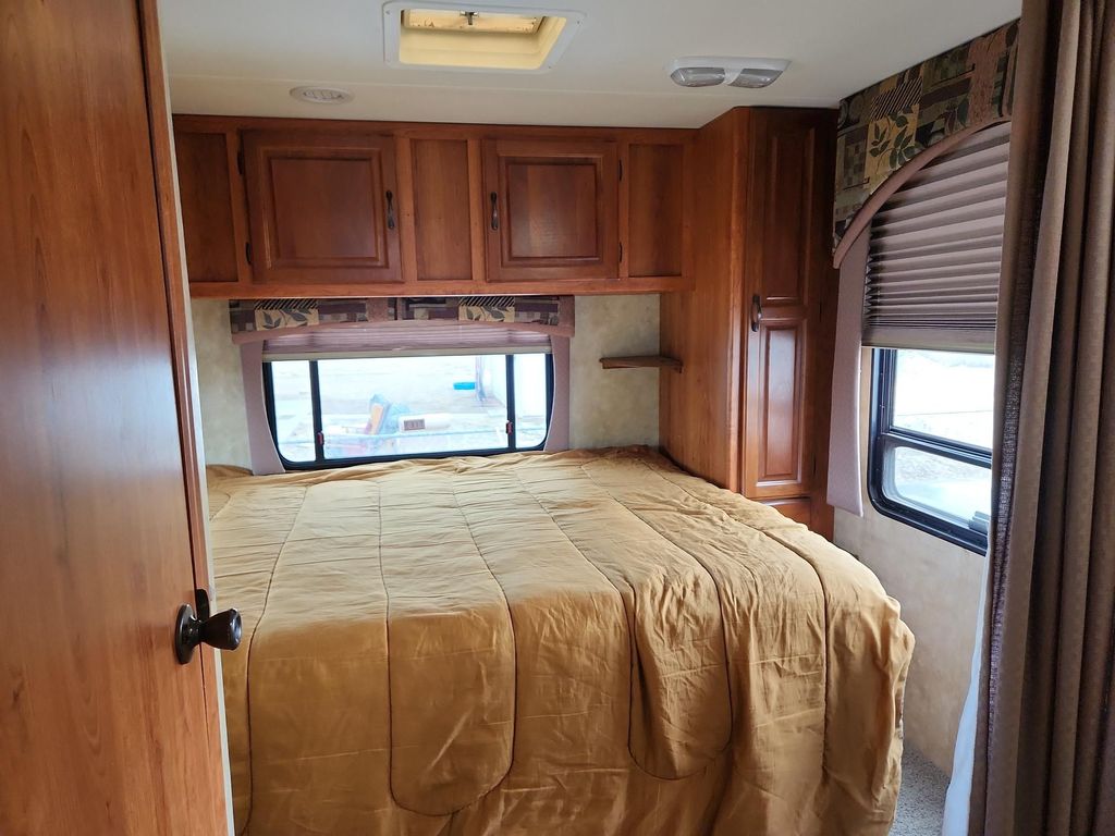 2008 Coachmen Freedom Express 26SO - National Vehicle
