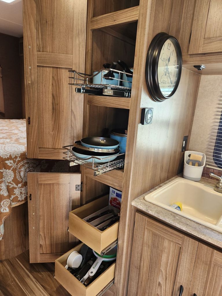 2016 Coachmen Freelander 26RS - National Vehicle