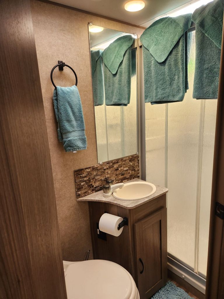 2016 Coachmen Freelander 26RS - National Vehicle