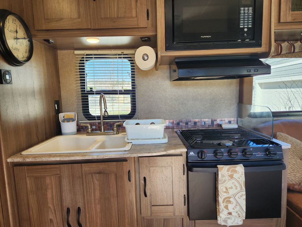 2016 Coachmen Freelander 26RS - National Vehicle