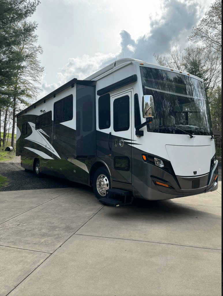 2022 Tiffin Motorhomes Allegro Red 360 37BA - National Vehicle