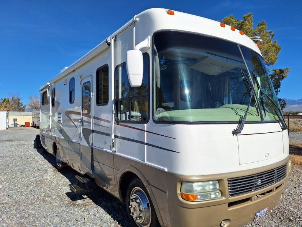 mai 2004 National RV Dolphin 6342LX - National Vehicle