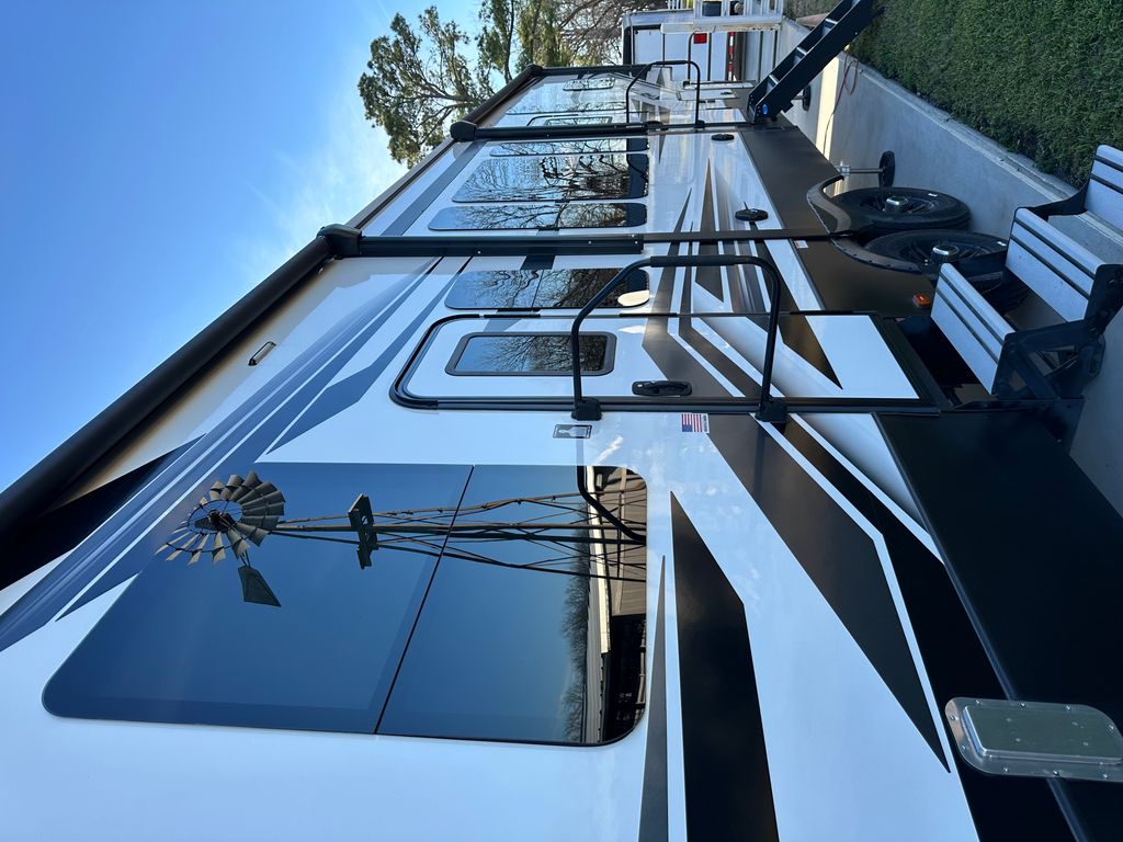 2021 Keystone Raptor 352 - National Vehicle