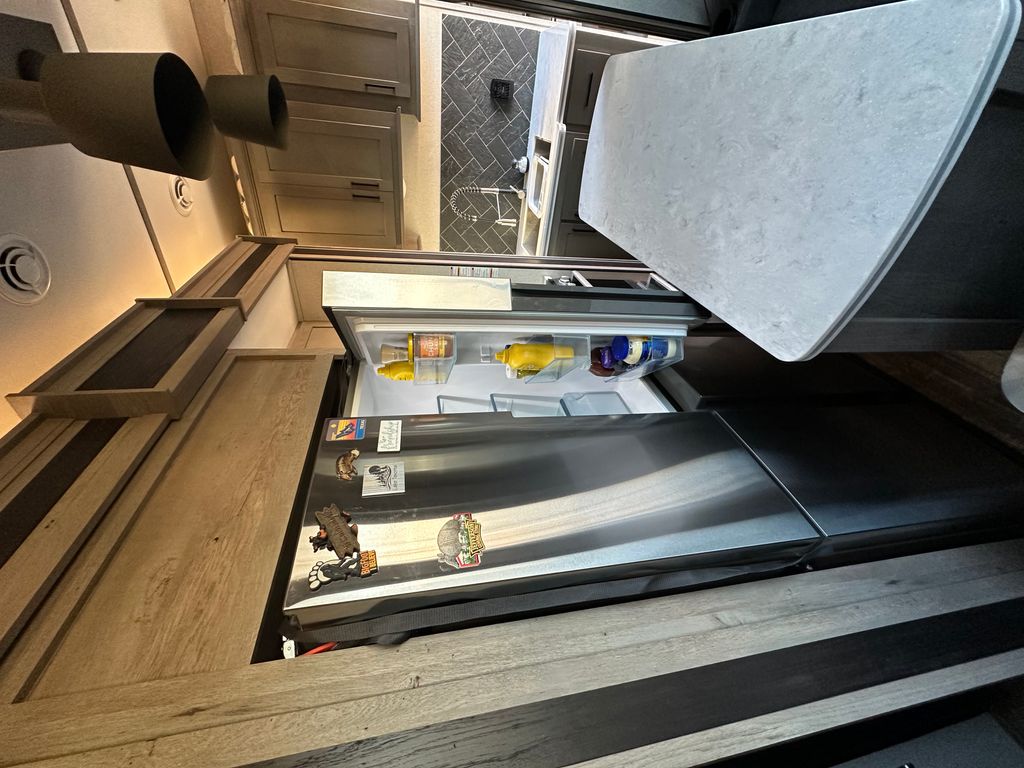 2021 Keystone Raptor 352 - National Vehicle