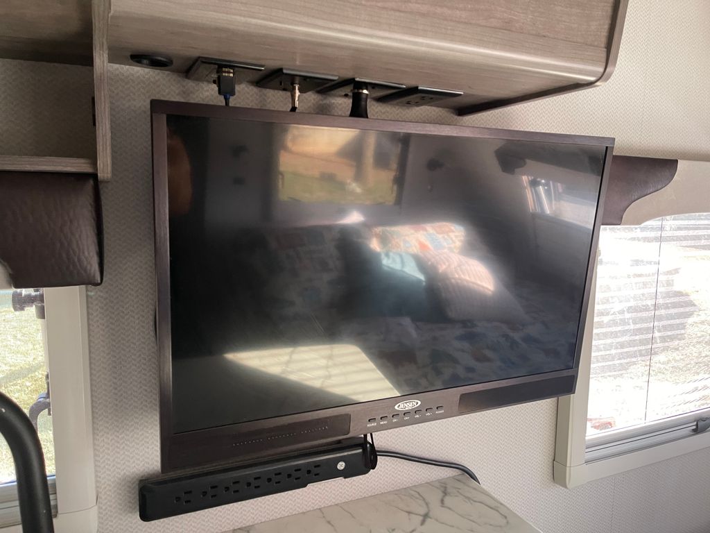 2020 Lance Travel Trailer 1475s National Vehicle