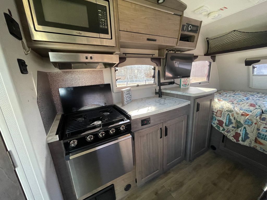 2020 Lance Travel Trailer 1475s National Vehicle