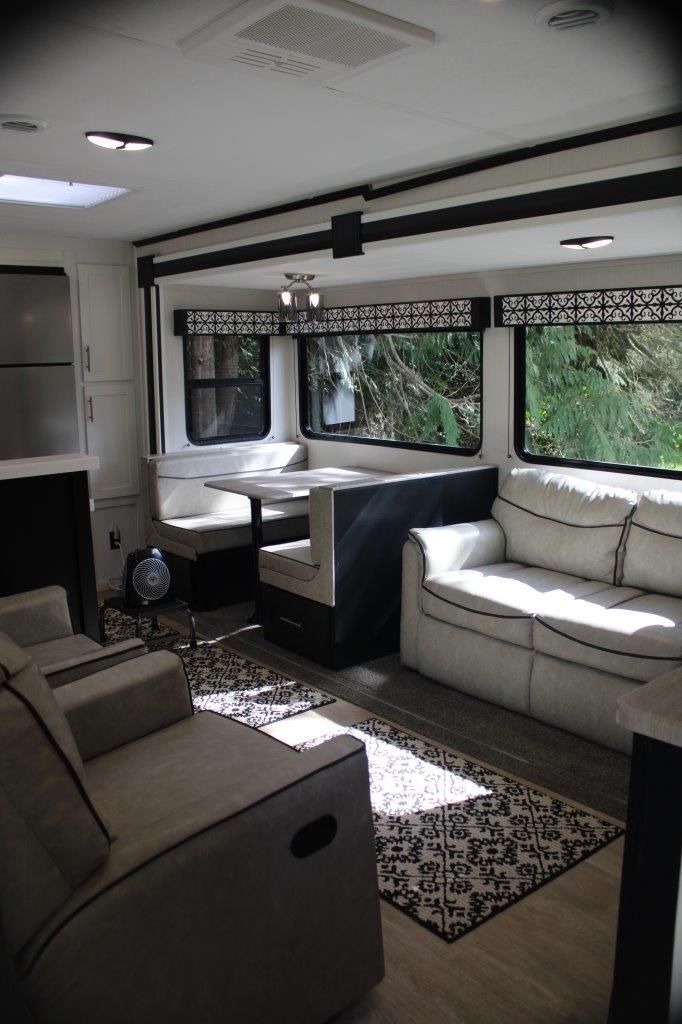 2021 Forest River Wildcat Maxx 282RKX - National Vehicle