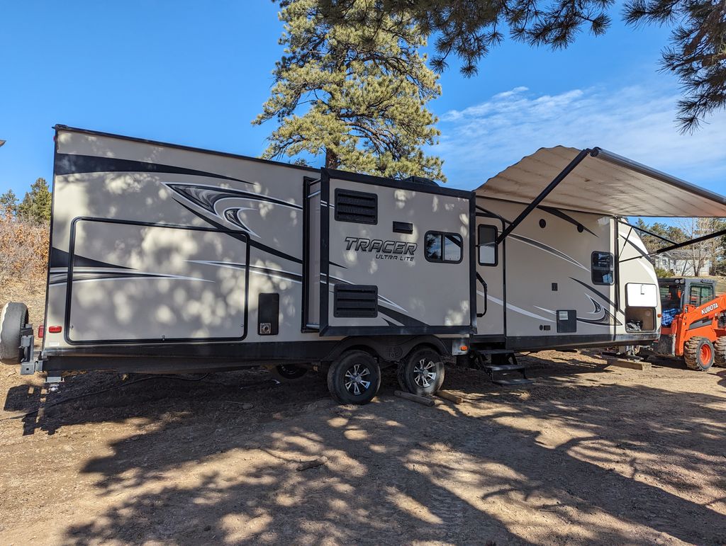 2018 Prime Time Tracer Ultra Lite Executive 3200BHT - National Vehicle