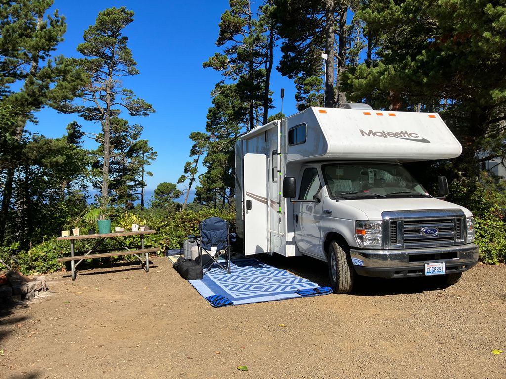 2018 Thor Motor Coach Majestic 19G - National Vehicle