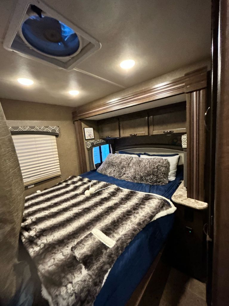 2019 Thor Motor Coach Chateau 22B - National Vehicle