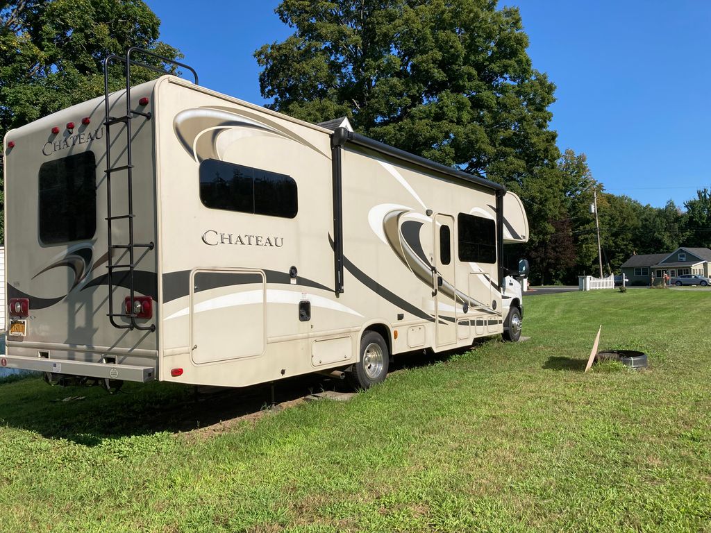 2016 Thor Motor Coach Chateau 31W - National Vehicle