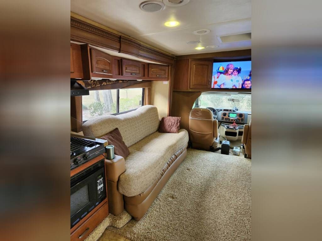 2013 Jayco Melbourne 29D National Vehicle