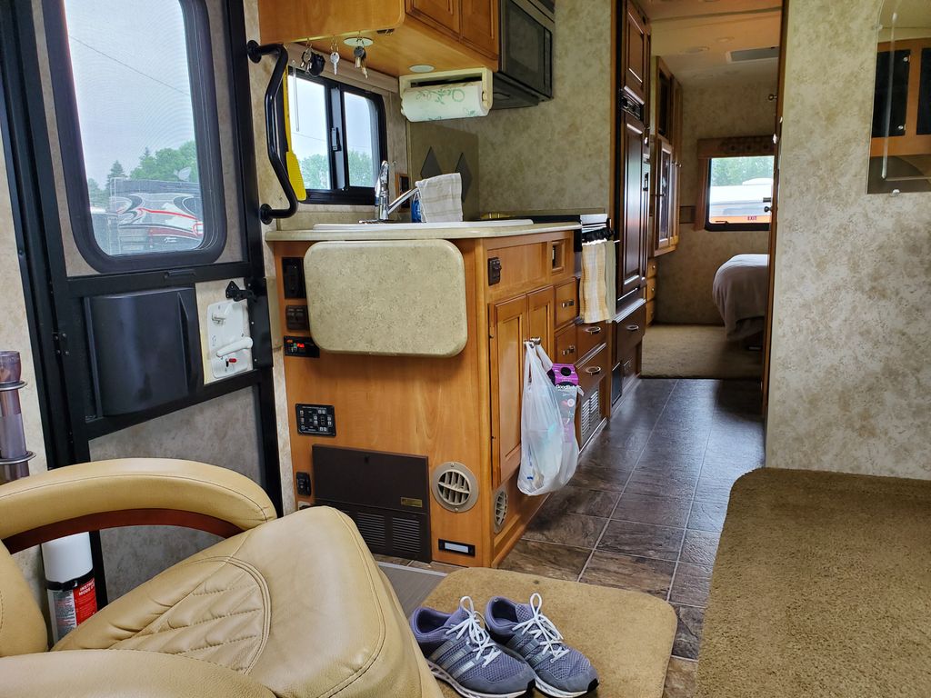 2011 Winnebago Aspect 28B - National Vehicle