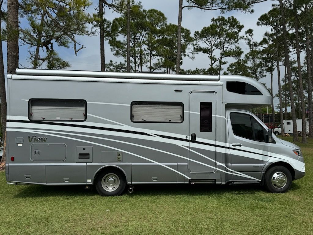 2021 Winnebago View 24J - National Vehicle