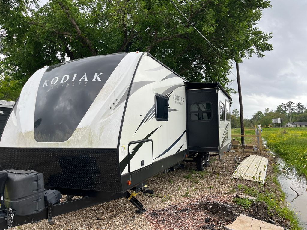 専用ページ② 2018 Dutchmen Kodiak Ultimate 330BHSL - National Vehicle
