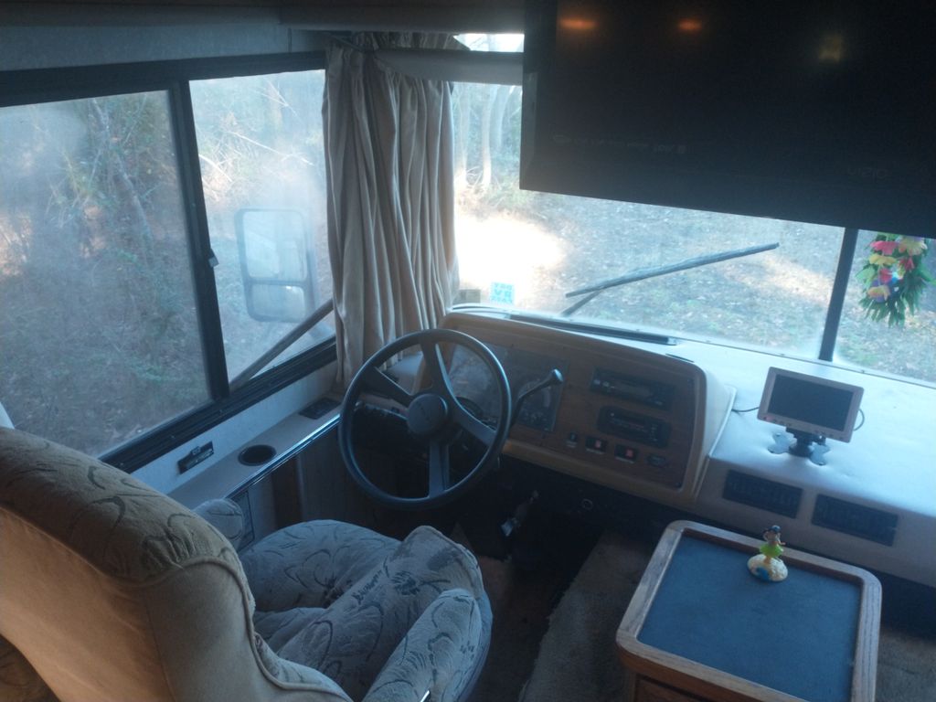 1995 Fleetwood Bounder 38 - National Vehicle