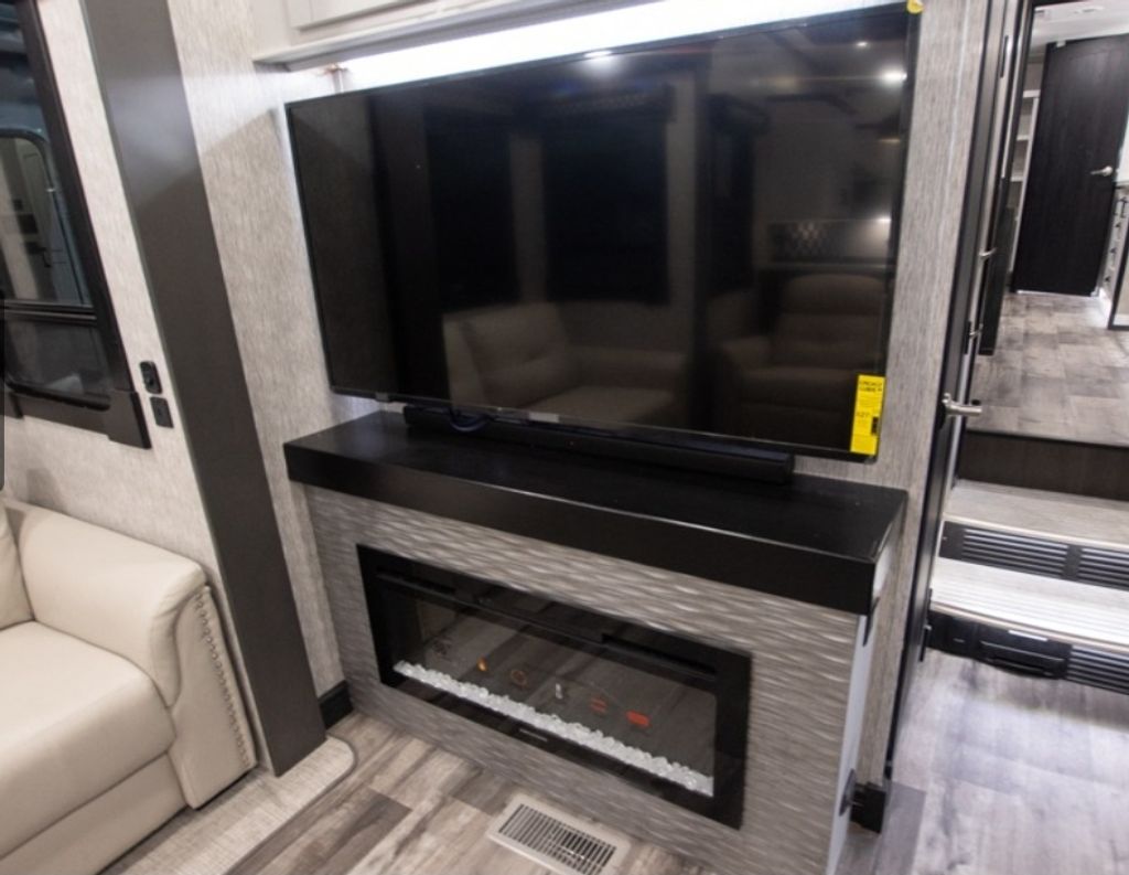 2022 Redwood RV 5th Wheel 4001 LK - National Vehicle