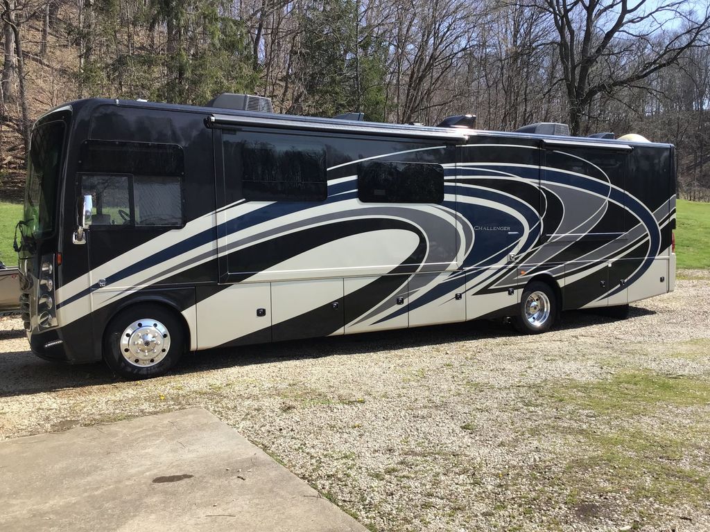 2019 Thor Motor Coach Challenger 37FH - National Vehicle