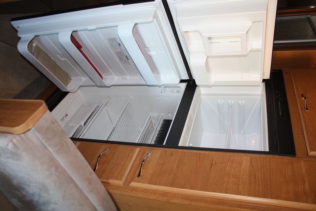 2015 Fleetwood Flair 26D National Vehicle