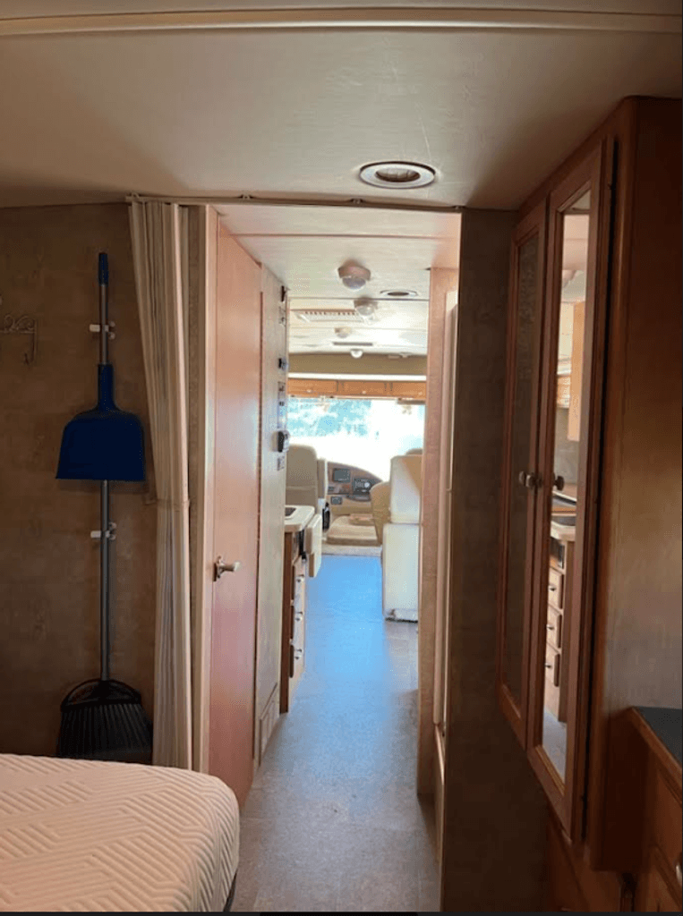 2014 Winnebago Vista 30T National Vehicle