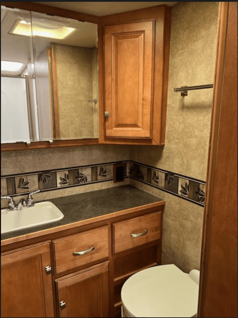 2014 Winnebago Vista 30T National Vehicle