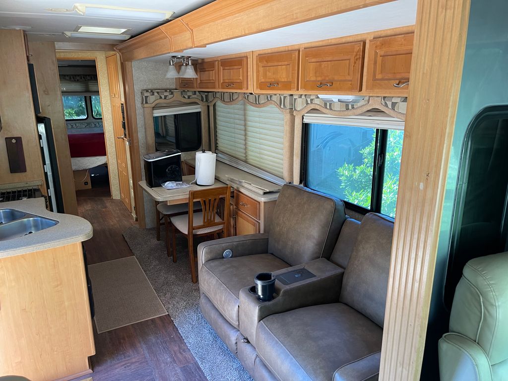 2006 Four Winds Magellan 36A - National Vehicle