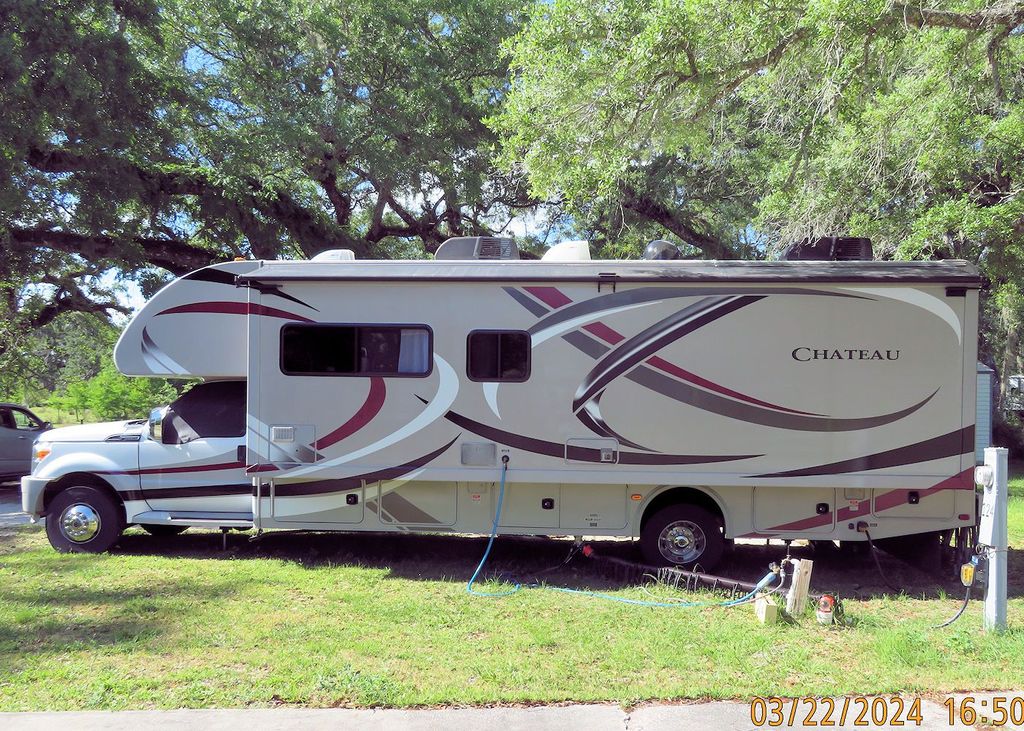 【メーカー直送】 2014 Thor Vehicle National - 33SW Chateau Coach Motor その他