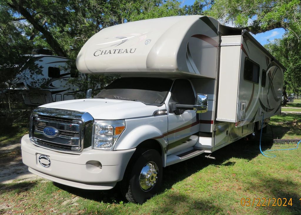 2014 Thor Motor Coach Chateau 33SW - National Vehicle