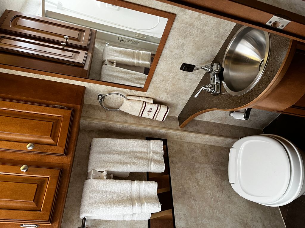 2012 Winnebago Access Premier 26QP - National Vehicle