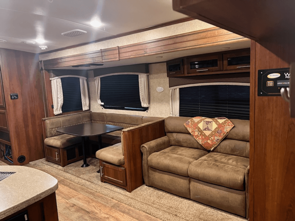 2018 Jayco Eagle HT 314BHDS National Vehicle