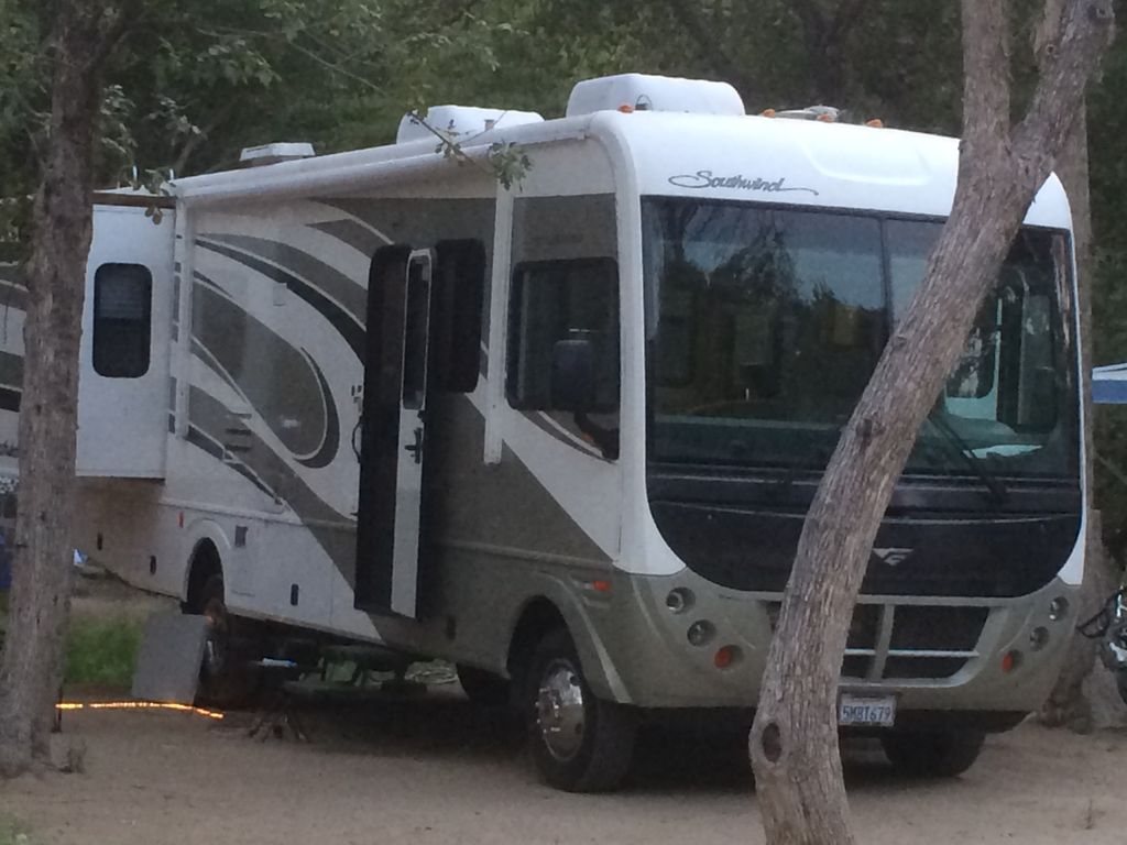 G_ハイ 2005 Fleetwood Southwind 32V - National Vehicle