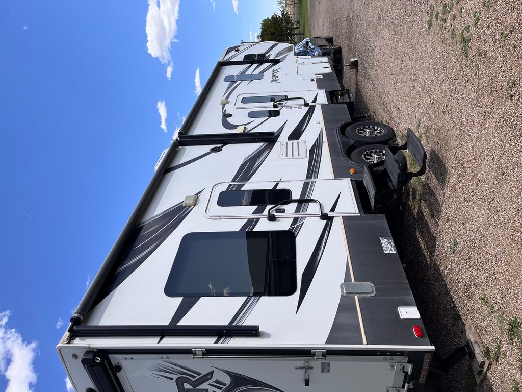 2014 Keystone Raptor RP300 - National Vehicle