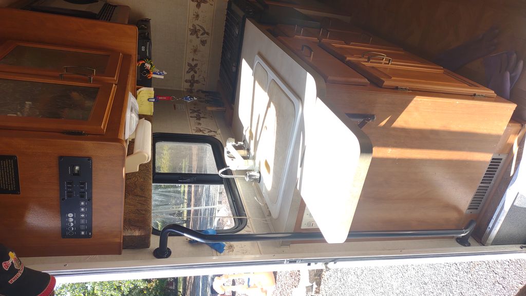 In… 2004 Fleetwood Tioga 29S - National Vehicle