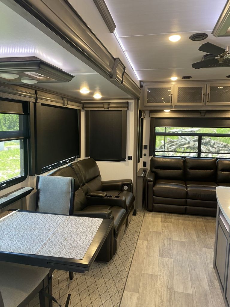 2022 Keystone Montana Legacy Edition 3121RL National Vehicle