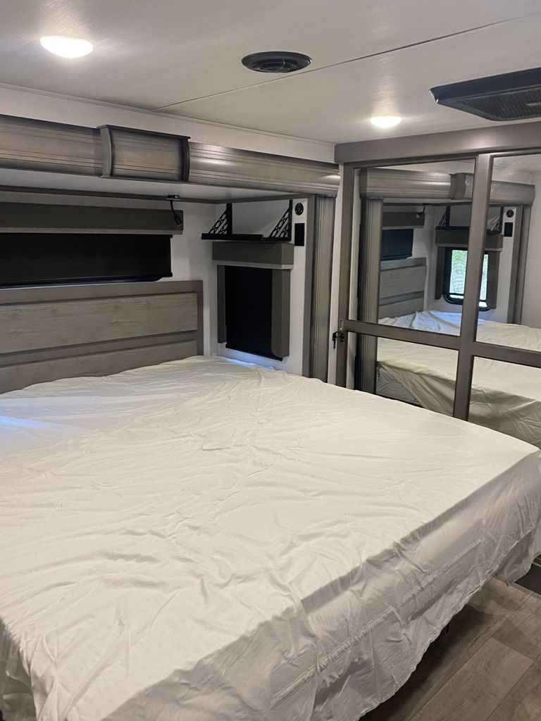 2022 Keystone Montana Legacy Edition 3121RL - National Vehicle