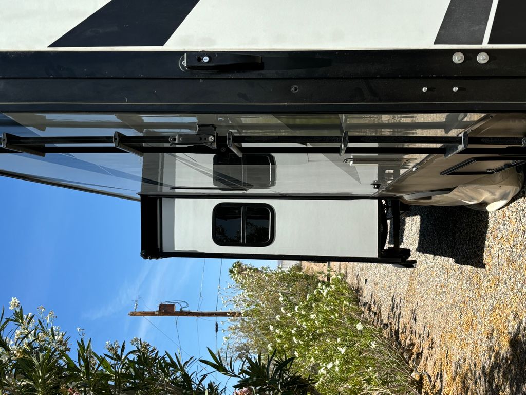 アウトバック 2019 Grand Design Momentum 395M - National Vehicle